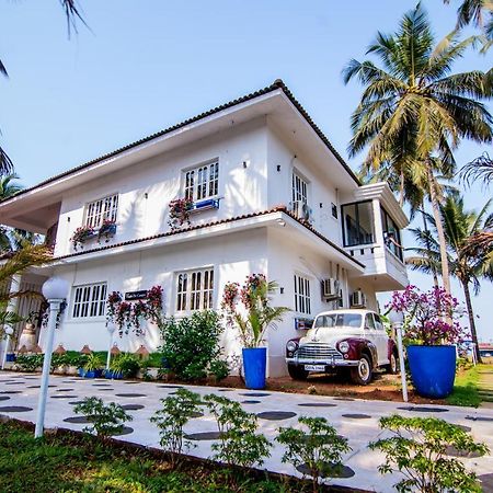 Saligao White House In Goa, Truly Amazing Experience Bed & Breakfast エクステリア 写真