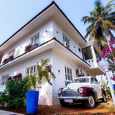 Saligao White House In Goa, Truly Amazing Experience Bed & Breakfast エクステリア 写真