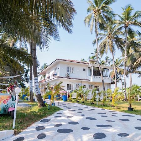 Saligao White House In Goa, Truly Amazing Experience Bed & Breakfast エクステリア 写真