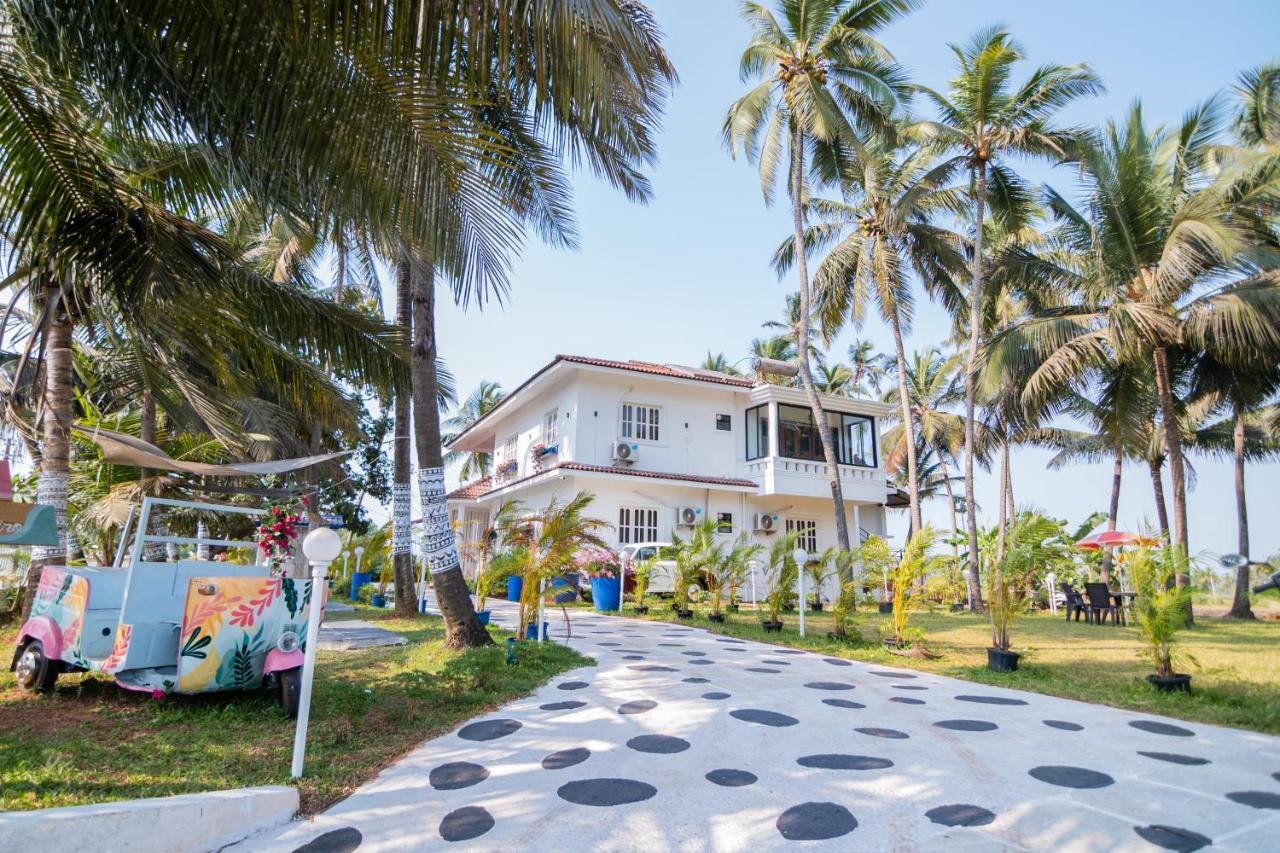 Saligao White House In Goa, Truly Amazing Experience Bed & Breakfast エクステリア 写真