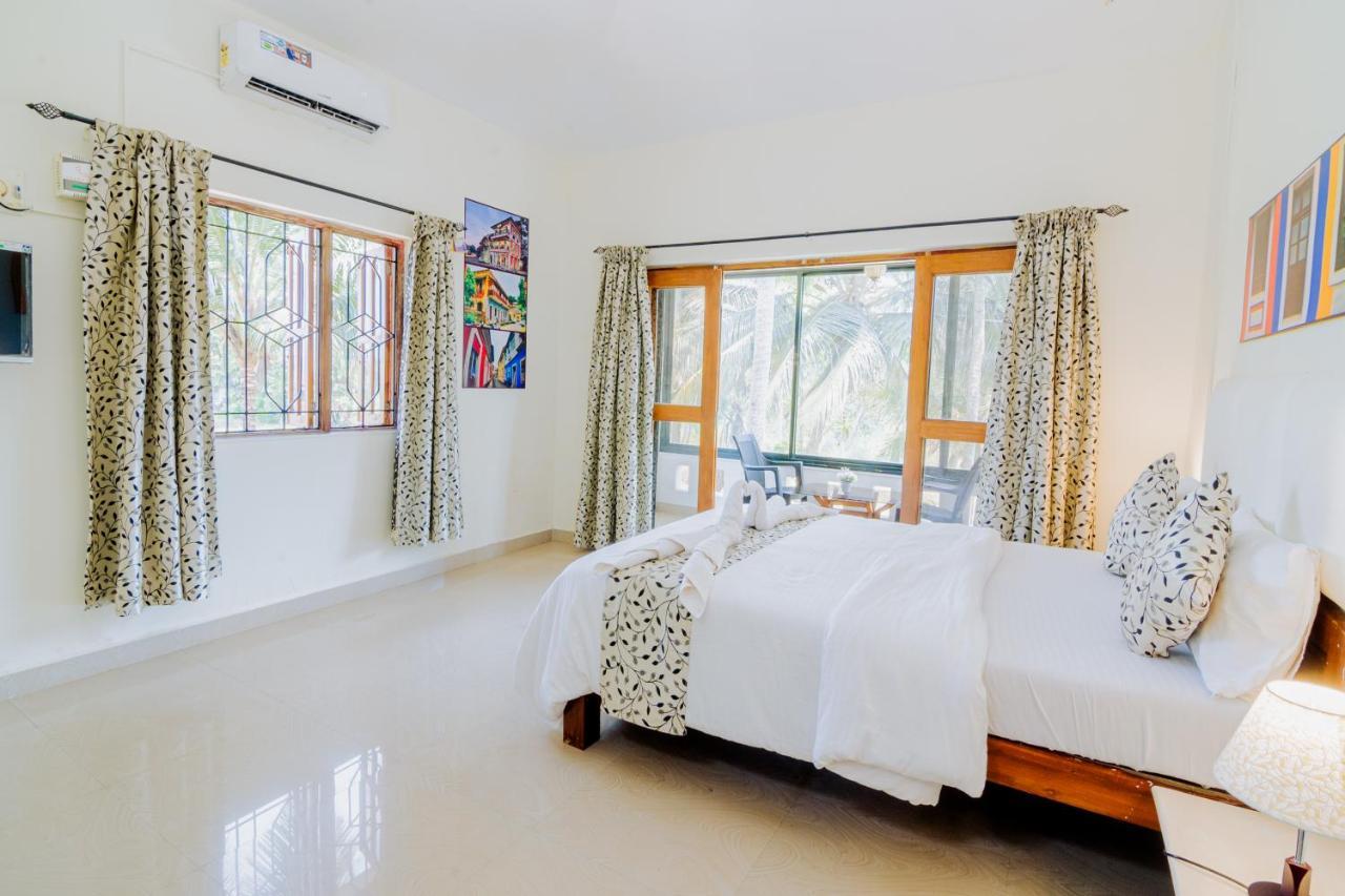 Saligao White House In Goa, Truly Amazing Experience Bed & Breakfast エクステリア 写真