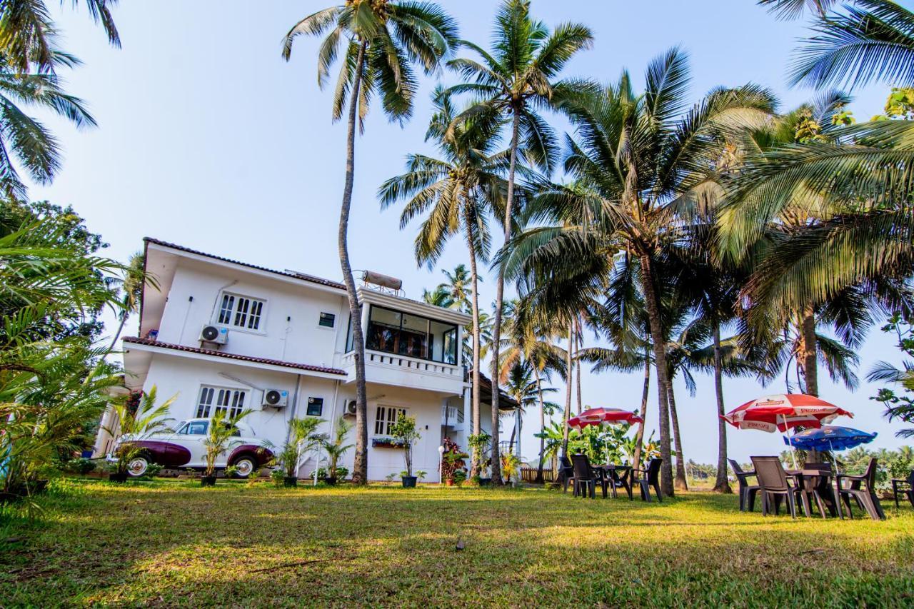 Saligao White House In Goa, Truly Amazing Experience Bed & Breakfast エクステリア 写真