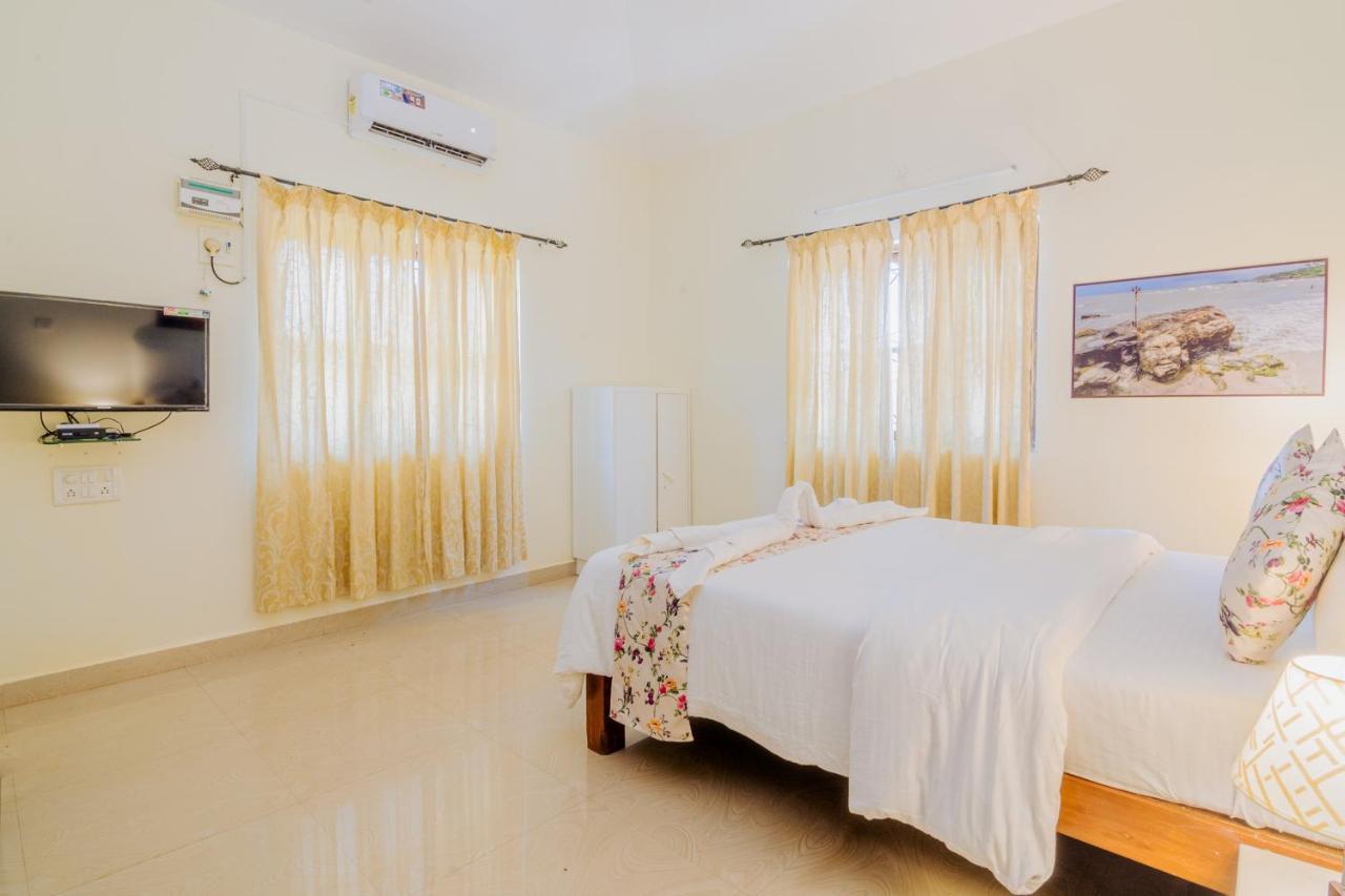 Saligao White House In Goa, Truly Amazing Experience Bed & Breakfast エクステリア 写真