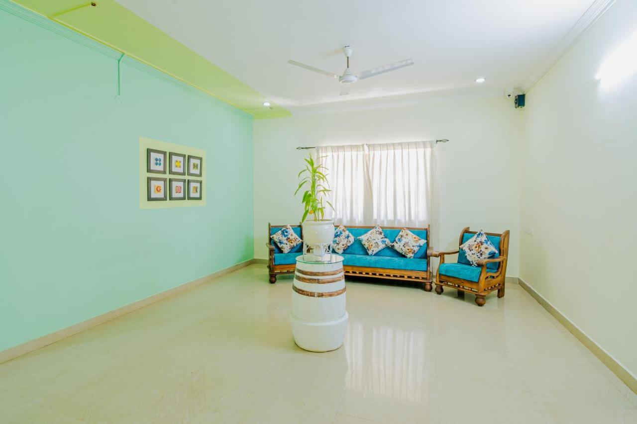 Saligao White House In Goa, Truly Amazing Experience Bed & Breakfast エクステリア 写真