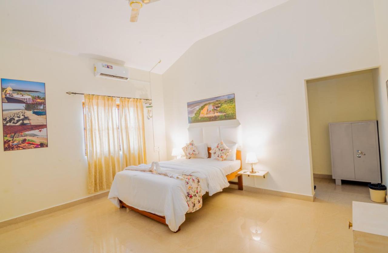 Saligao White House In Goa, Truly Amazing Experience Bed & Breakfast エクステリア 写真