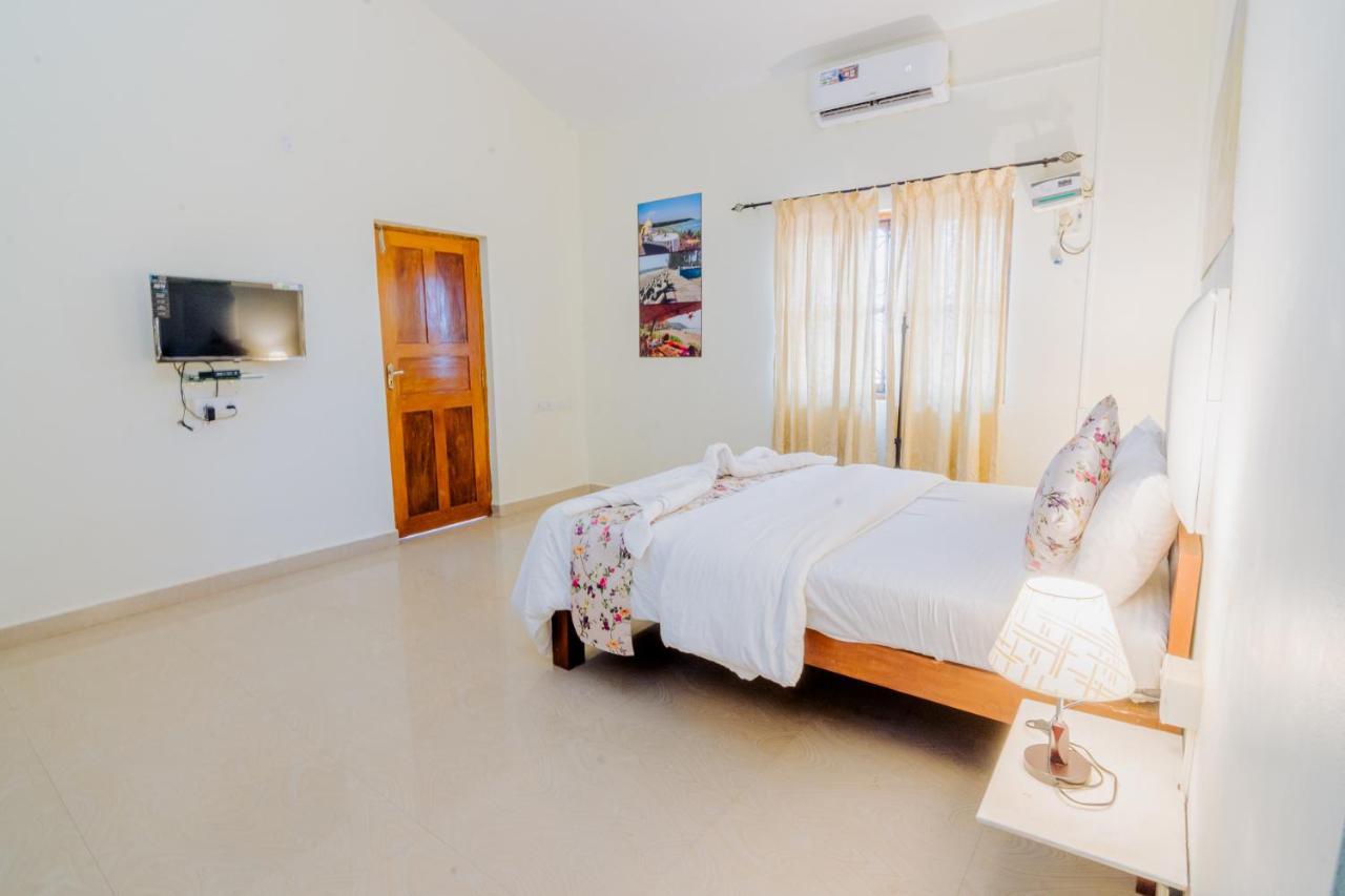 Saligao White House In Goa, Truly Amazing Experience Bed & Breakfast エクステリア 写真