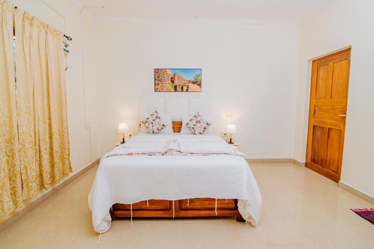 Saligao White House In Goa, Truly Amazing Experience Bed & Breakfast エクステリア 写真