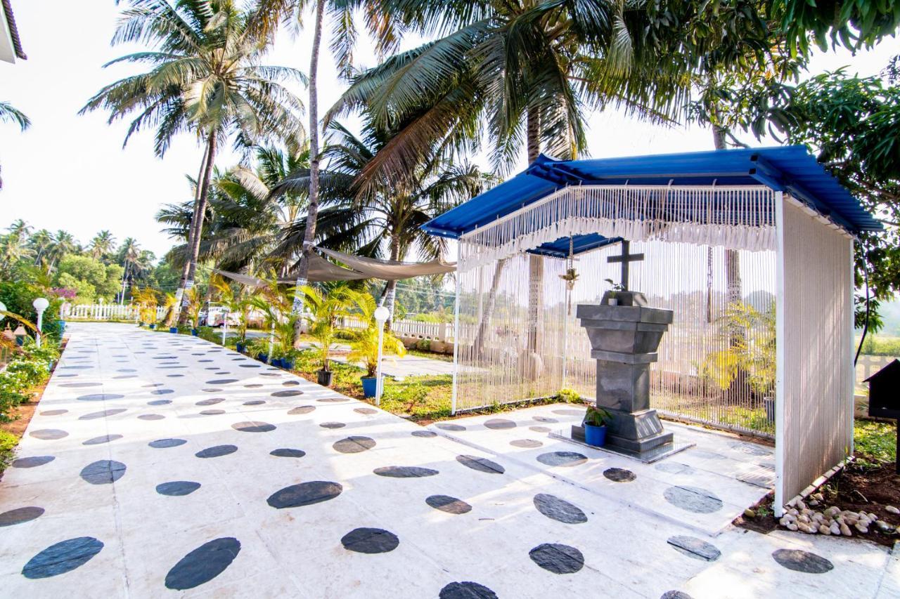 Saligao White House In Goa, Truly Amazing Experience Bed & Breakfast エクステリア 写真