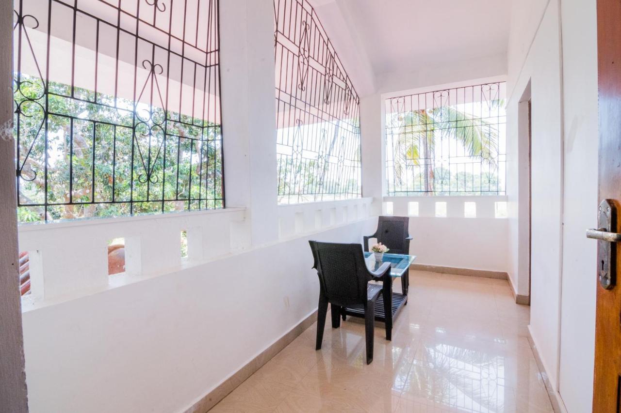 Saligao White House In Goa, Truly Amazing Experience Bed & Breakfast エクステリア 写真