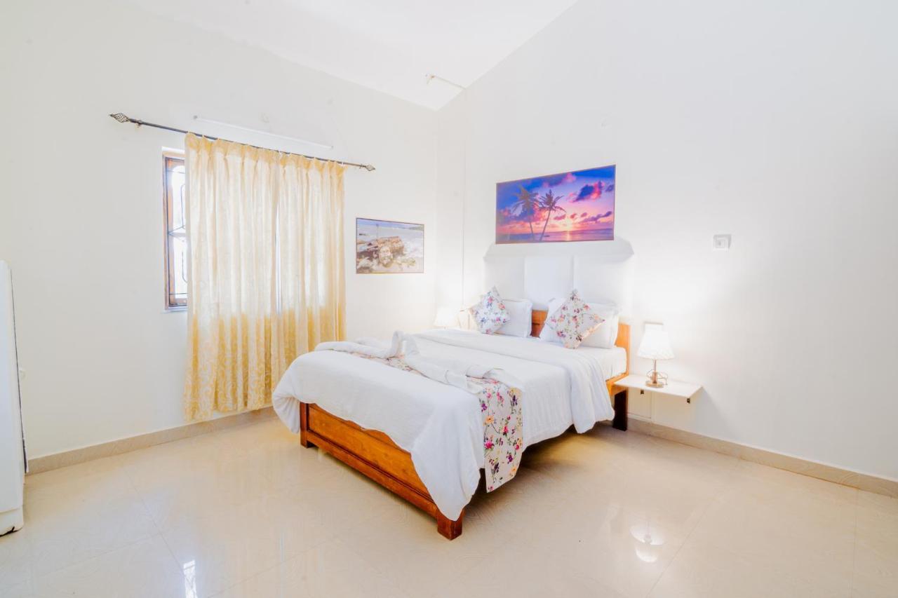 Saligao White House In Goa, Truly Amazing Experience Bed & Breakfast エクステリア 写真