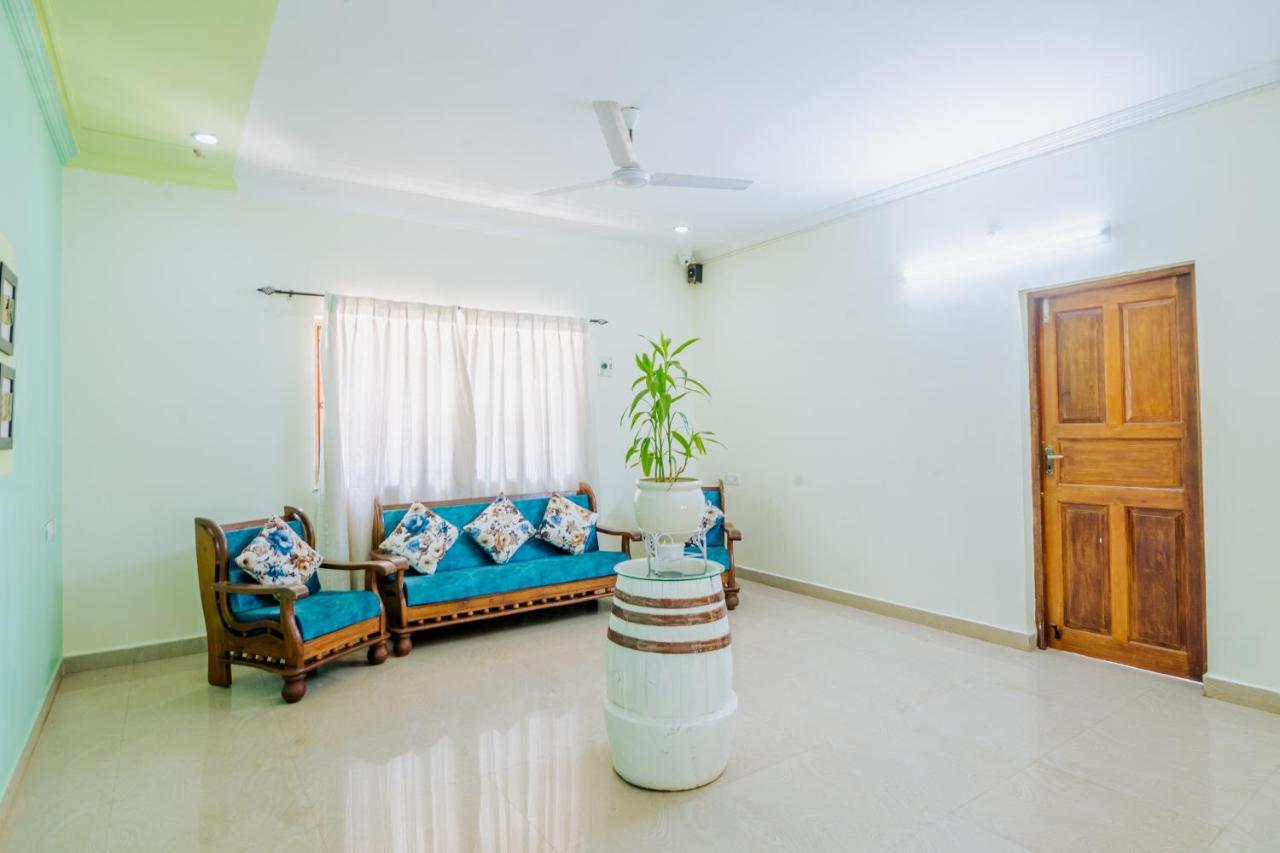 Saligao White House In Goa, Truly Amazing Experience Bed & Breakfast エクステリア 写真